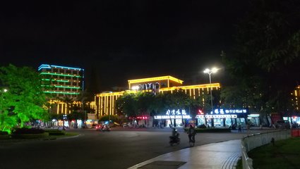 滨河北路畔的学府 茂名市第十七中学（西校区）与城市记忆